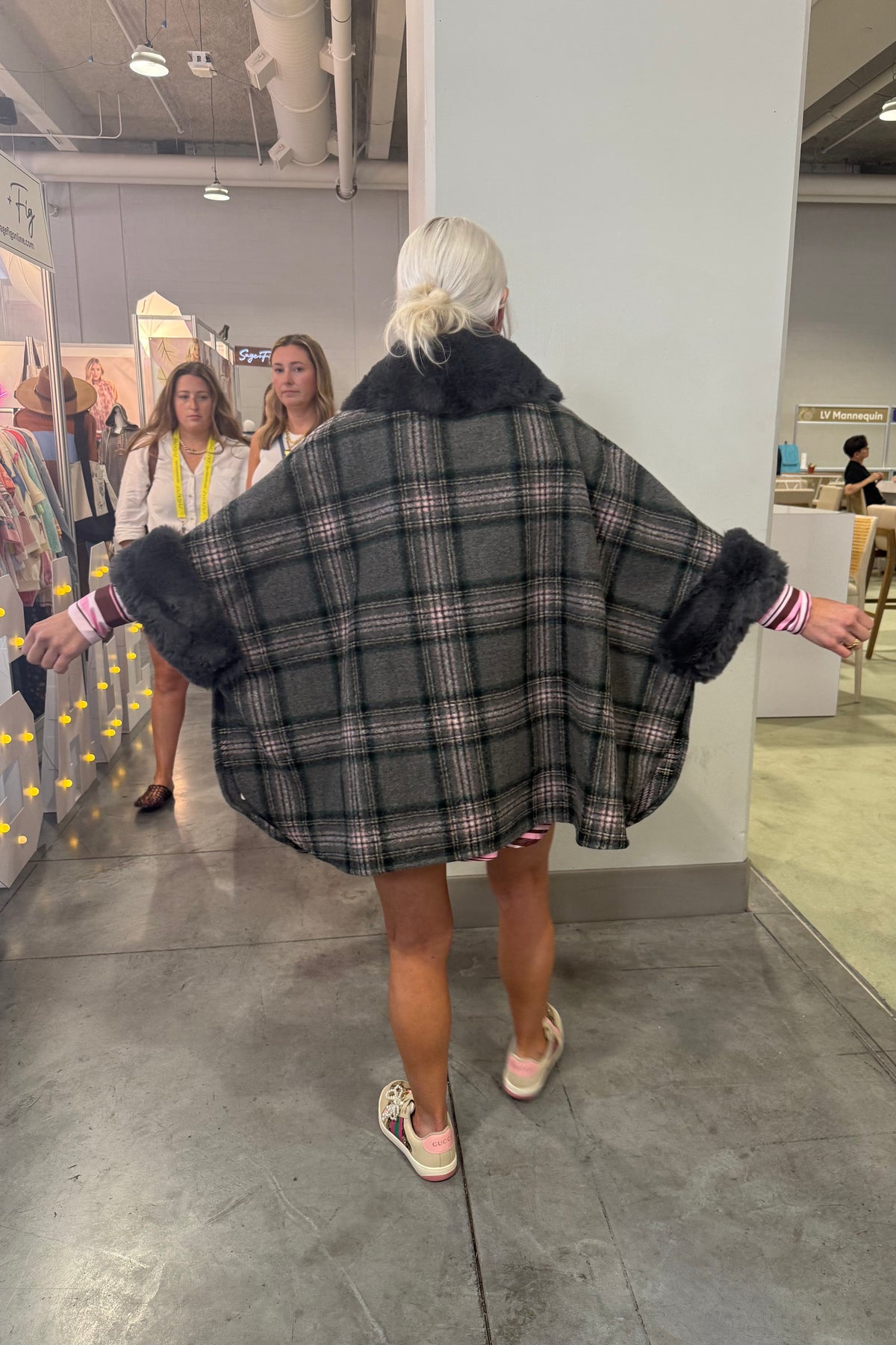 Green Plaid Faux Fur Trim Open Front Poncho Cape