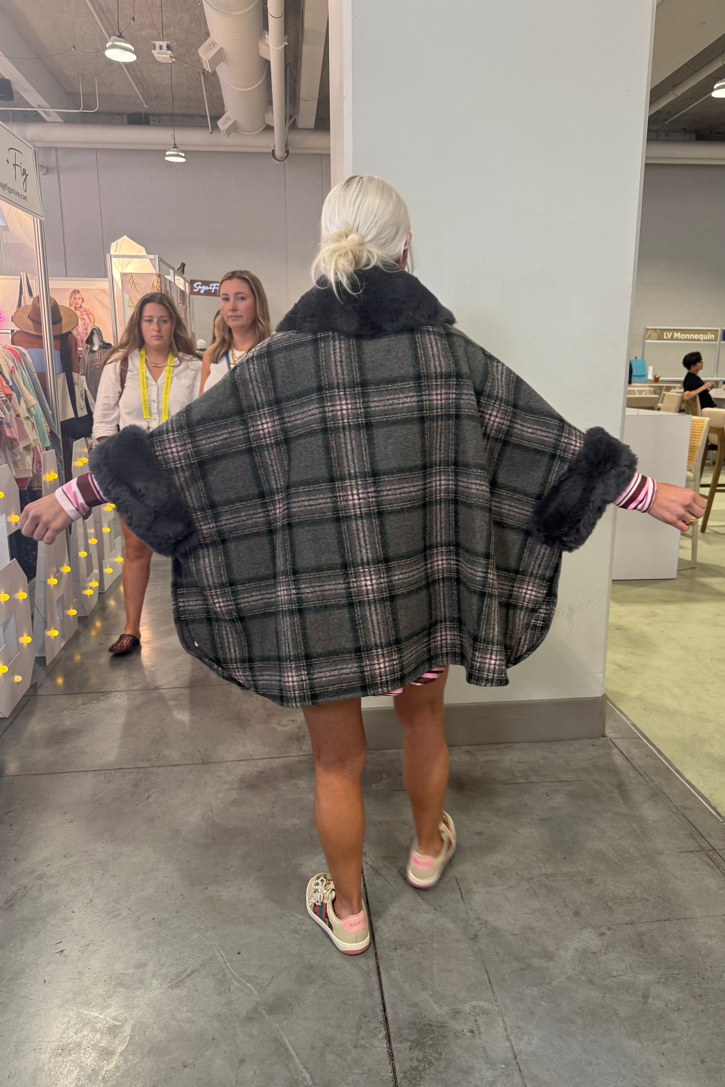 Green Plaid Faux Fur Trim Open Front Poncho Cape