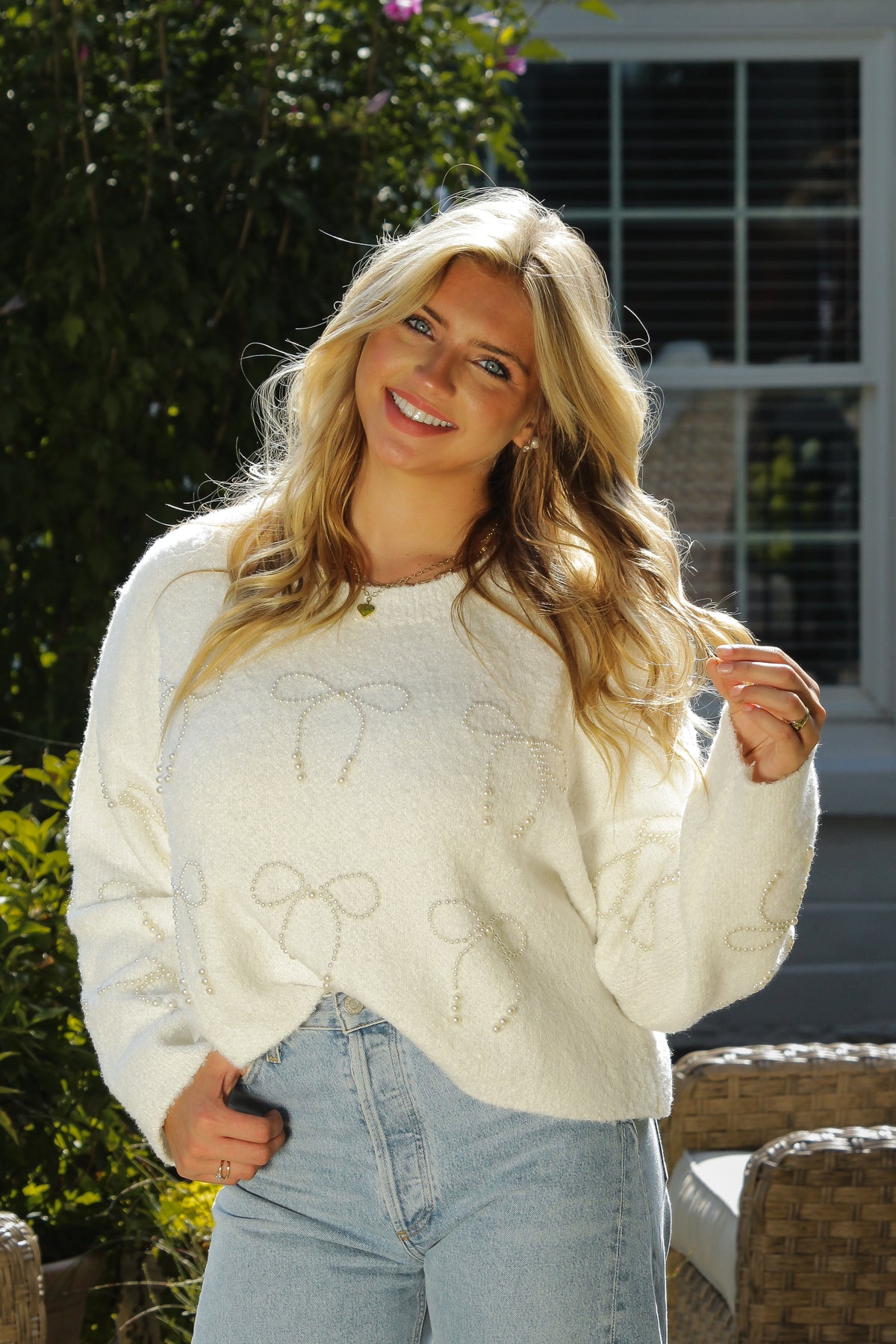 White Pearl Bow Cropped Sweater | Kendry Boutique