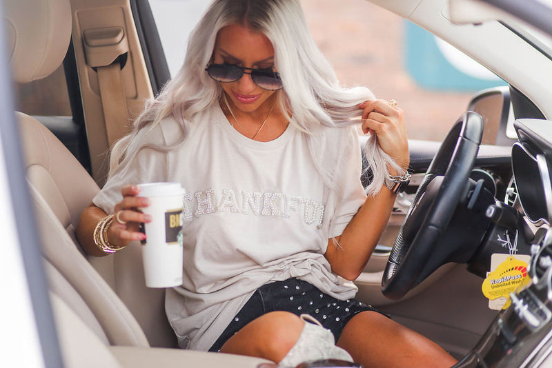 Thankful Pearl Letter Graphic Tee - Shop Kendry Collection Boutique